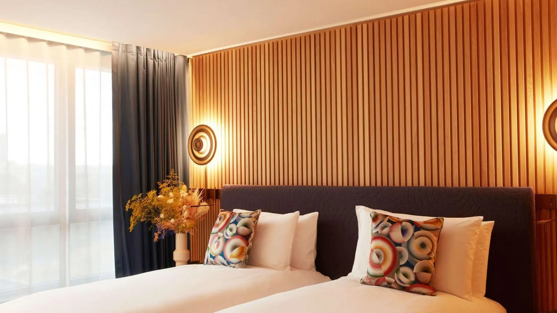 *****  So/ Paris Hotel Francie
