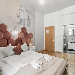 weisses-lamm.vienna-besthotels.com/