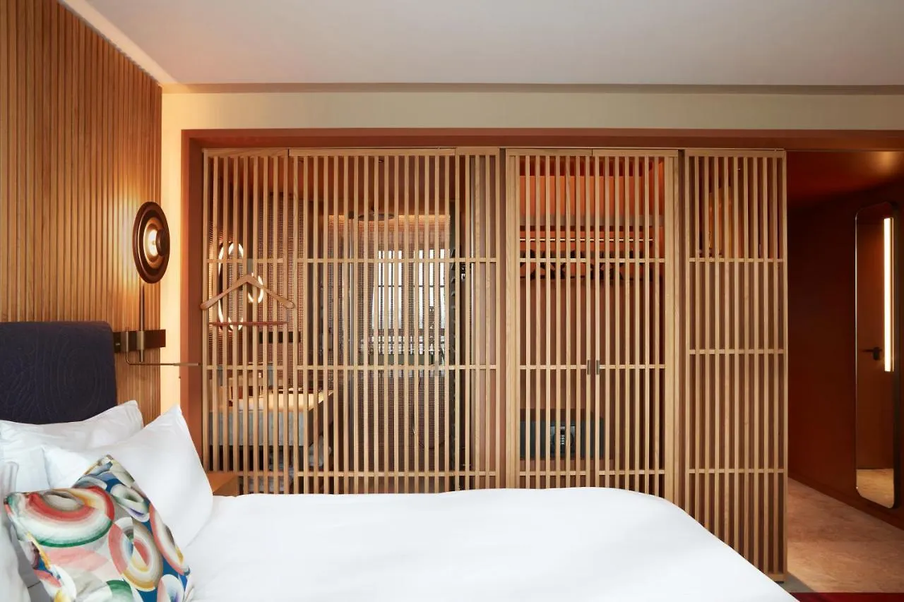 So/ Paris Hotel צרפת